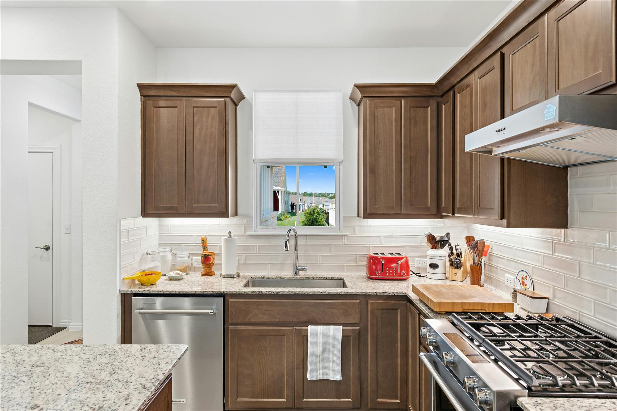 746  Livewater Ln, photo 11