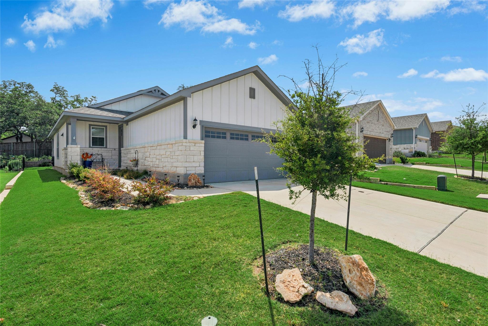 746  Livewater Ln, photo 3