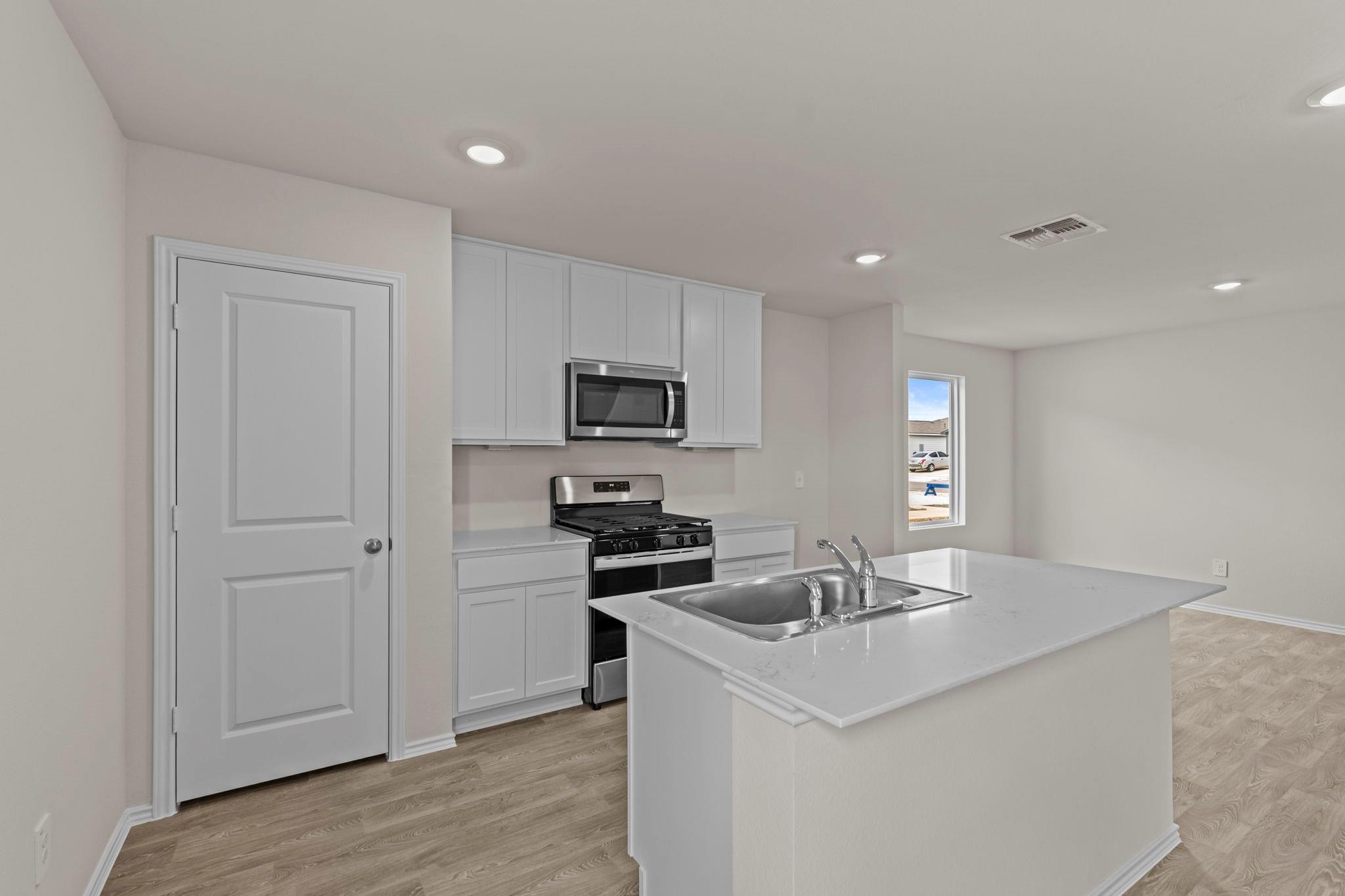 142  SURREY OAKS None, photo 9