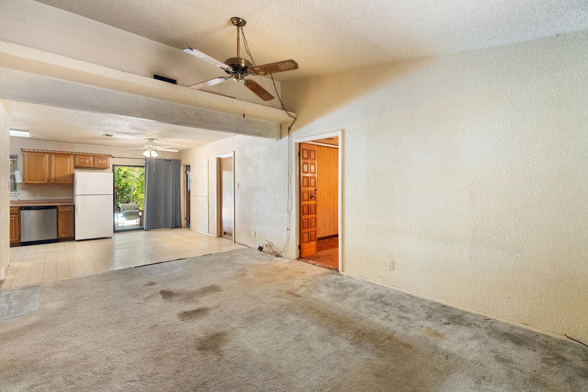 5111  Meadow Creek Dr, photo 3