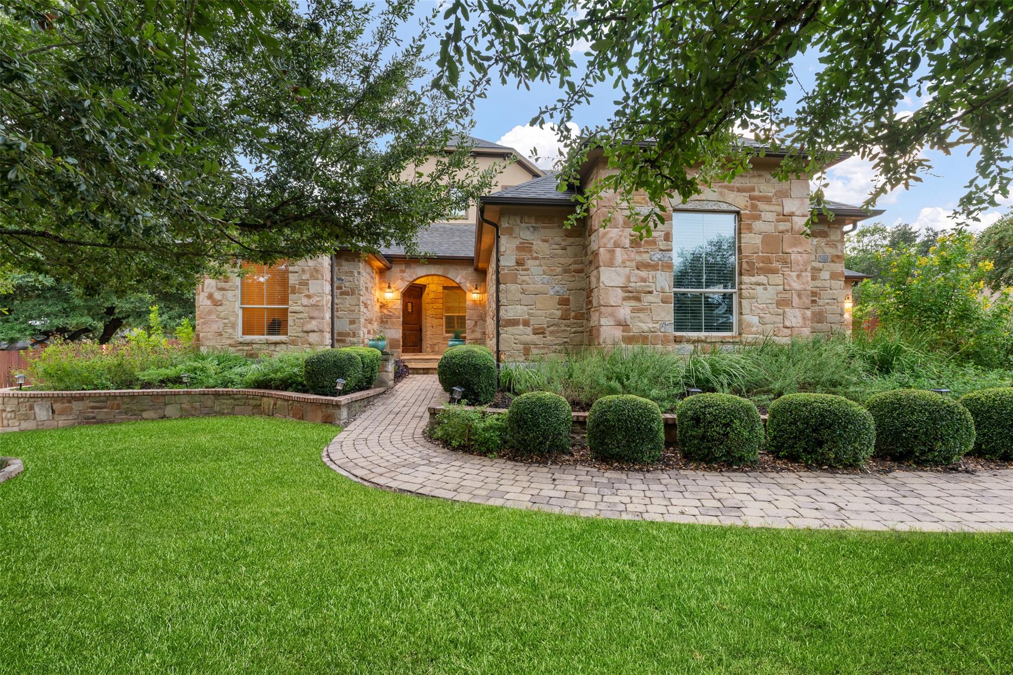170  Kinloch Ct, photo 2
