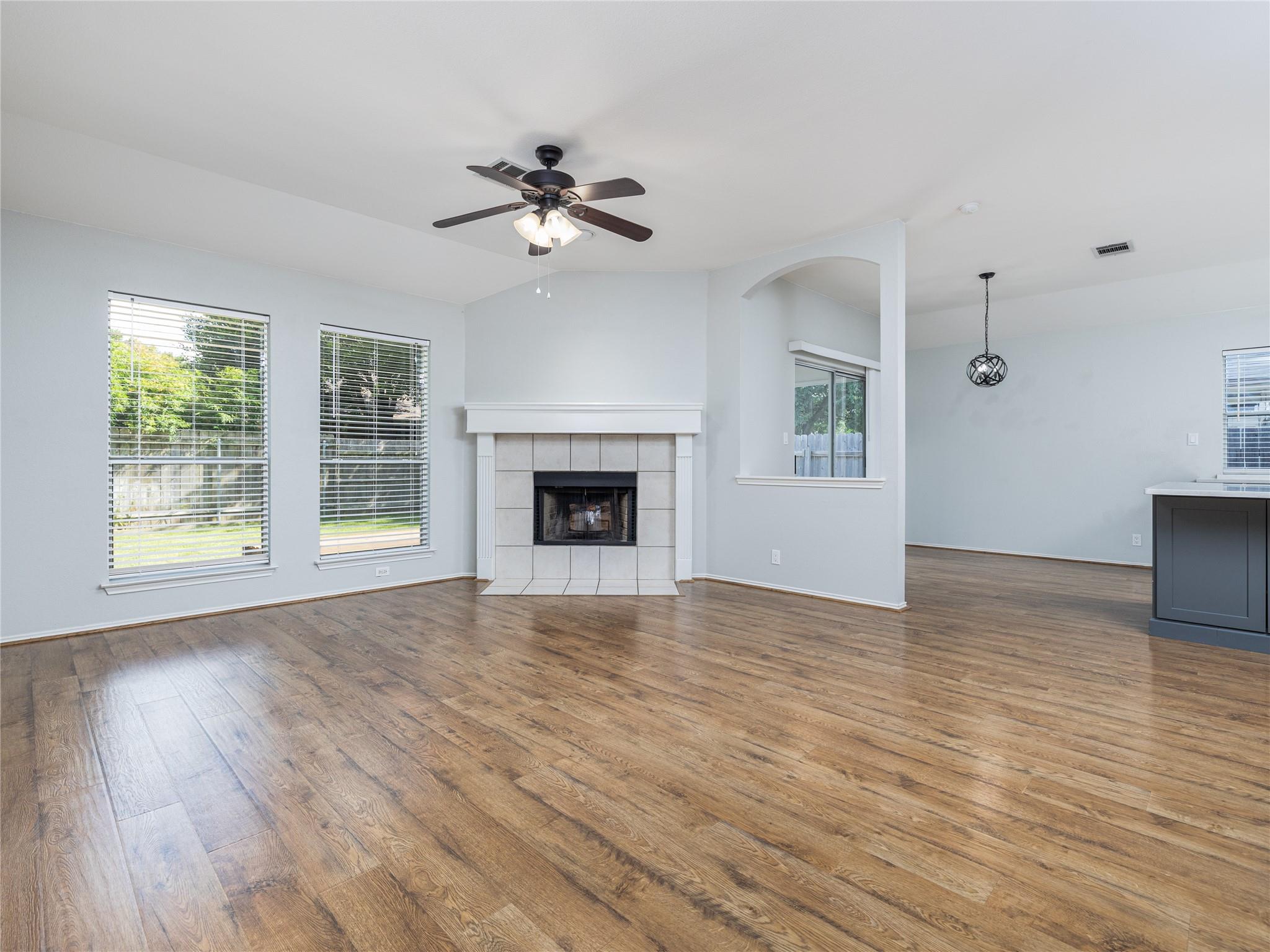 3064  Bent Tree Loop, photo 5