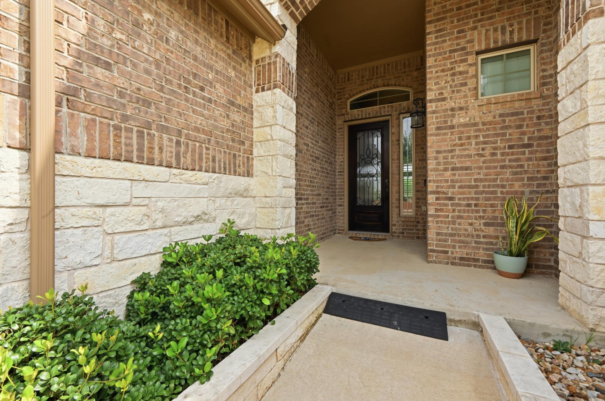 553  Betony Loop, photo 4