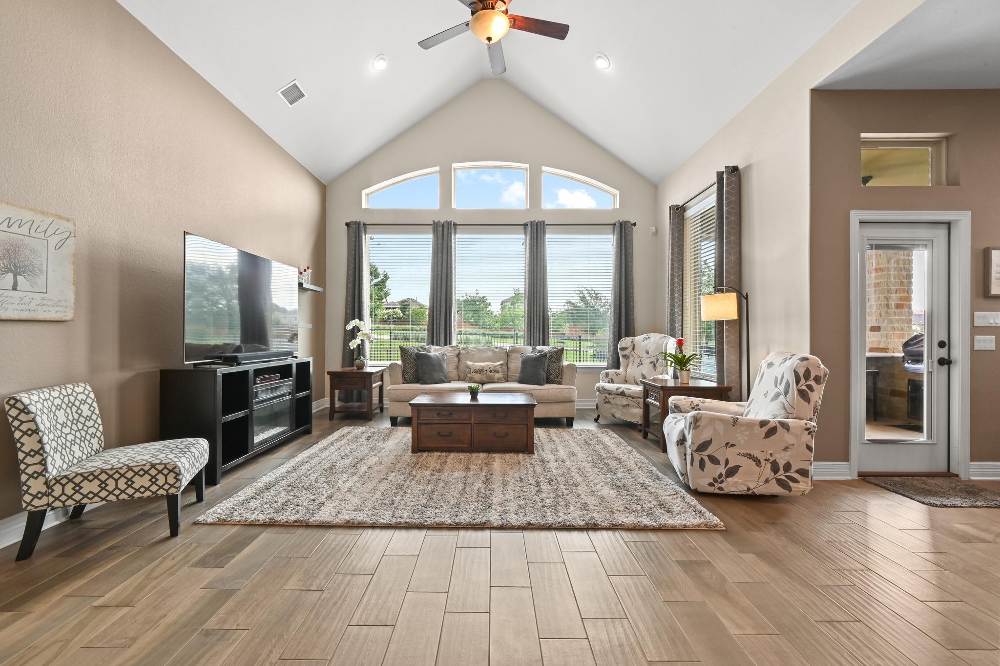 553  Betony Loop, photo 8
