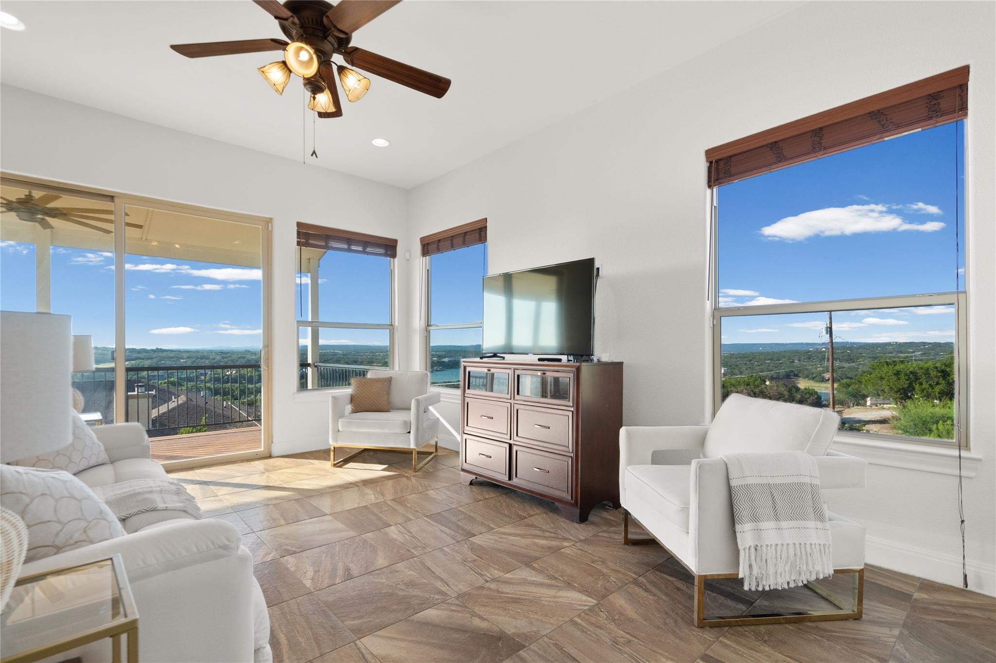 406  Rogart Dr, photo 2