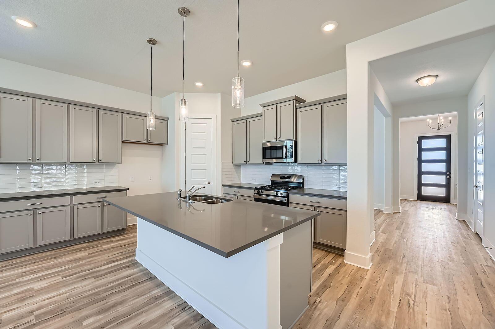 153  Adelton Blvd, photo 3