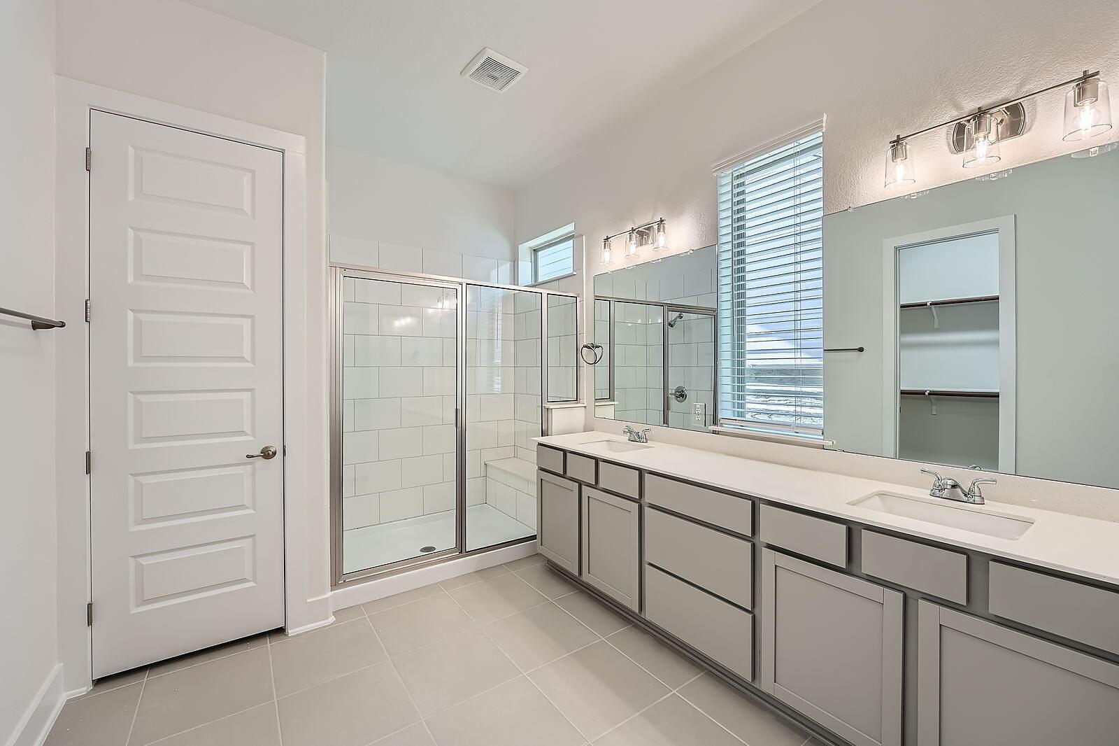 153  Adelton Blvd, photo 8