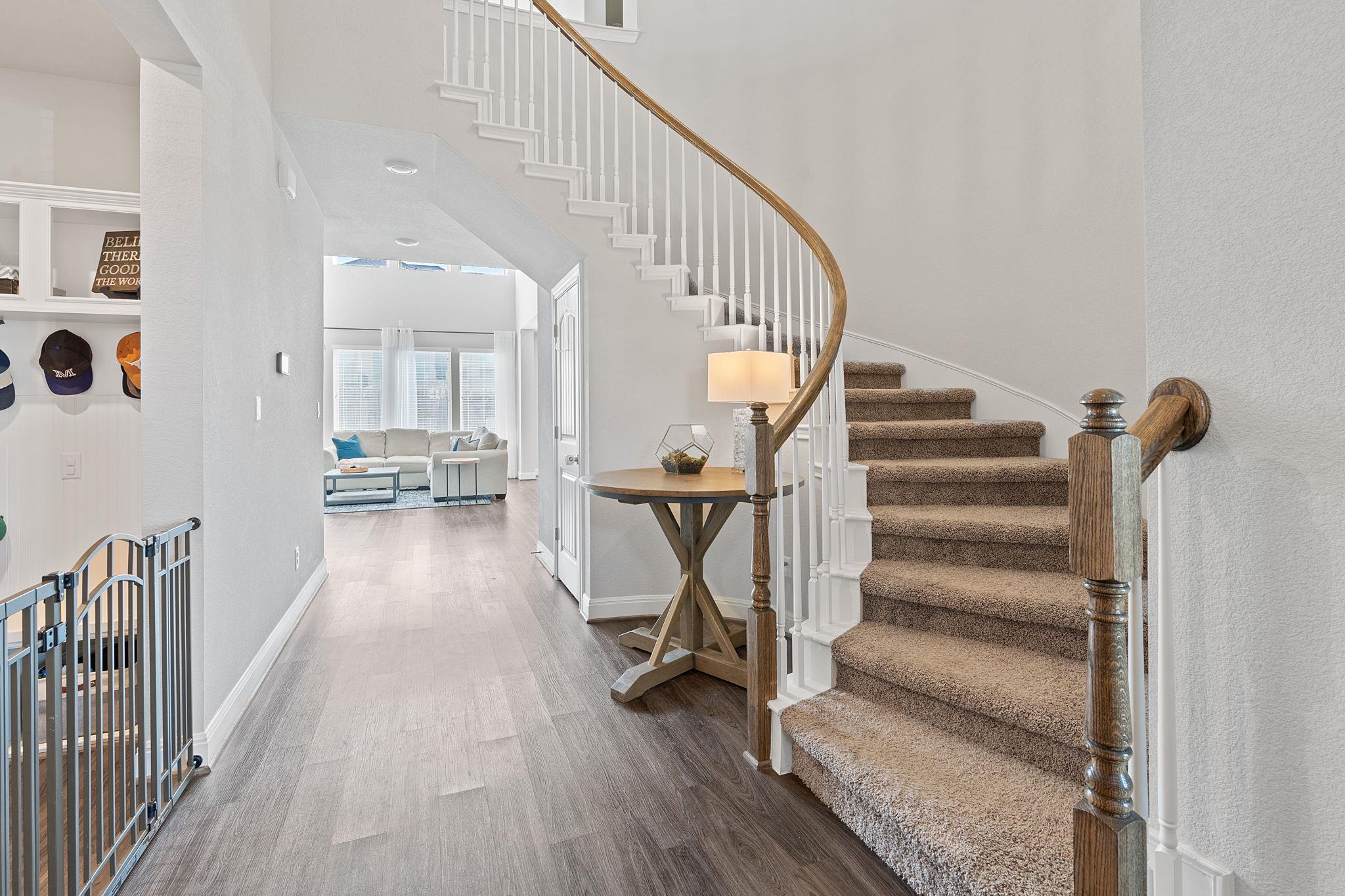 209  Birkshire Dr, photo 3
