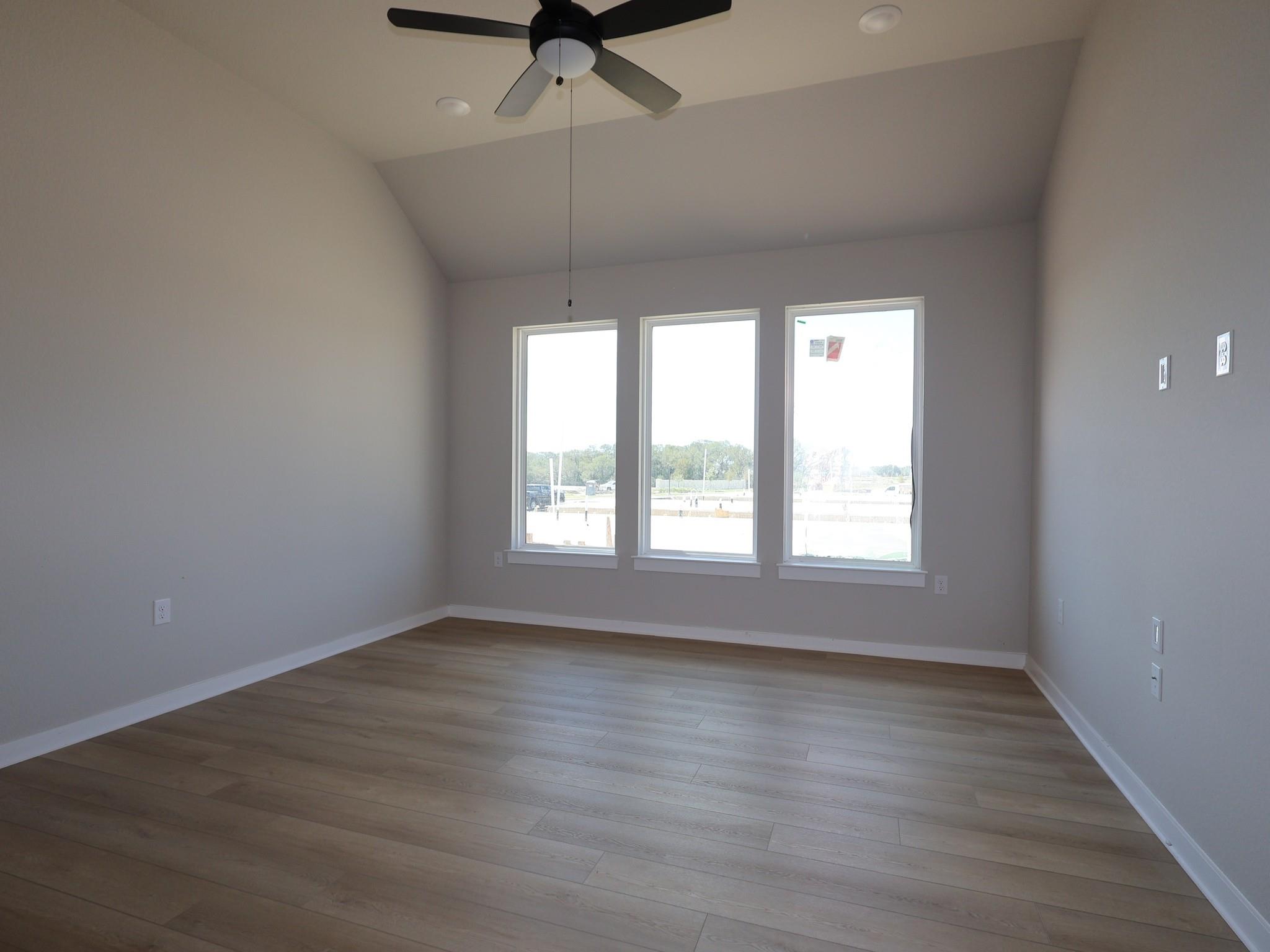 609  Clarissa St, photo 8