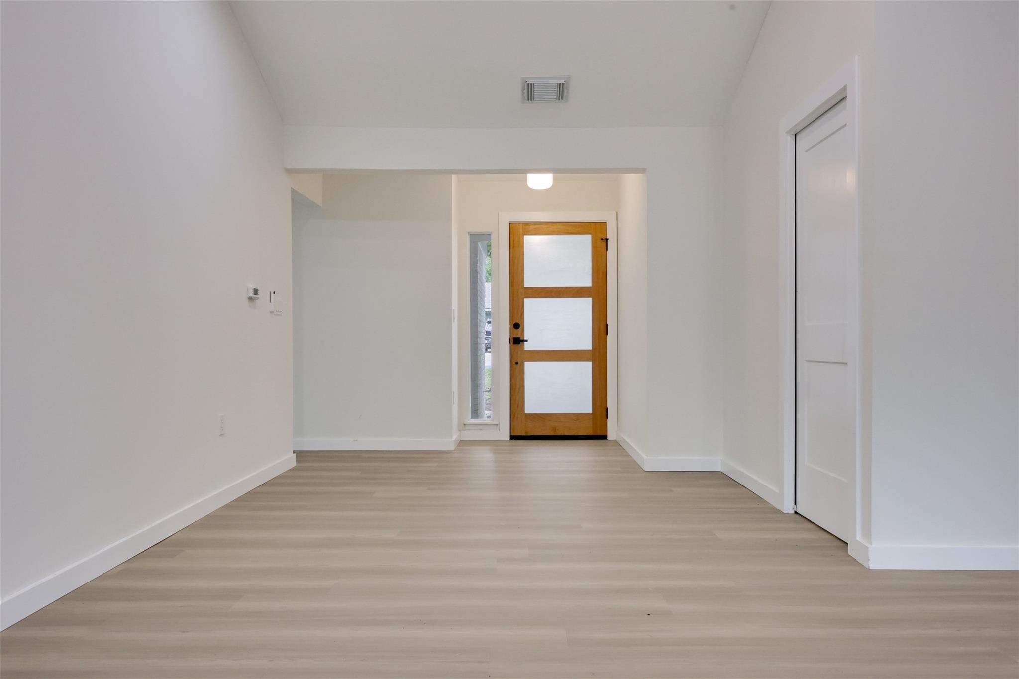 1708  Raven Dr, photo 2