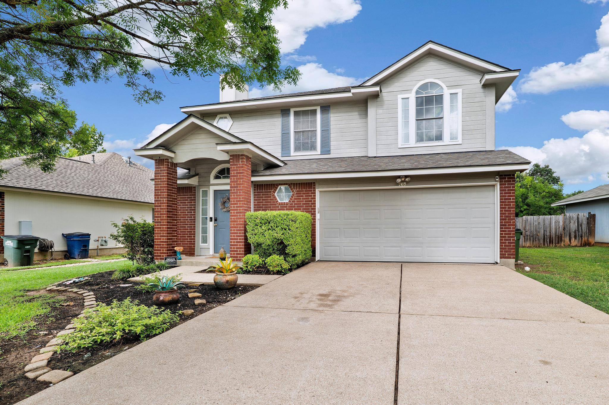703  Sparkling Brook Ln, photo 2