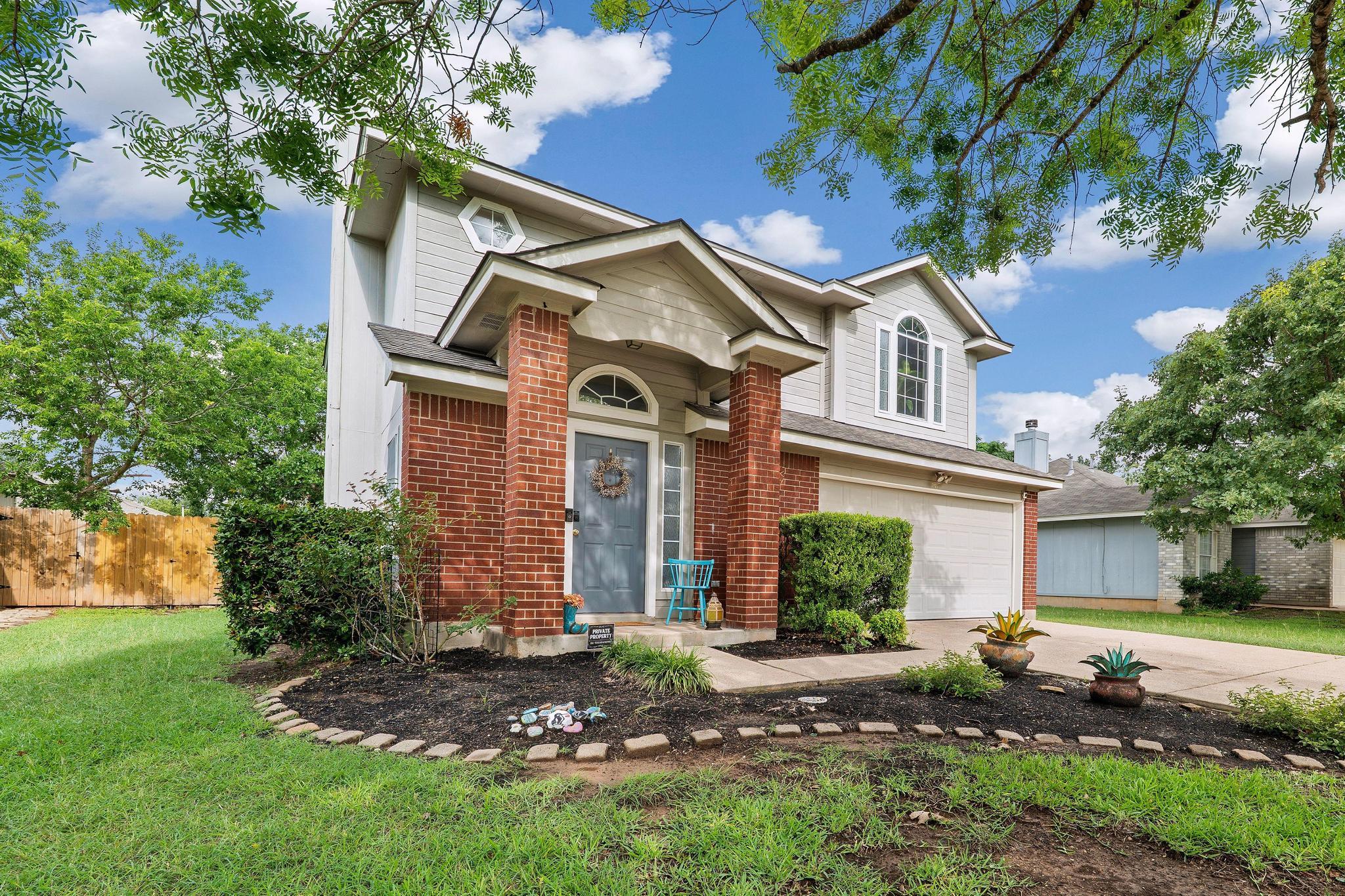 703  Sparkling Brook Ln, photo 4