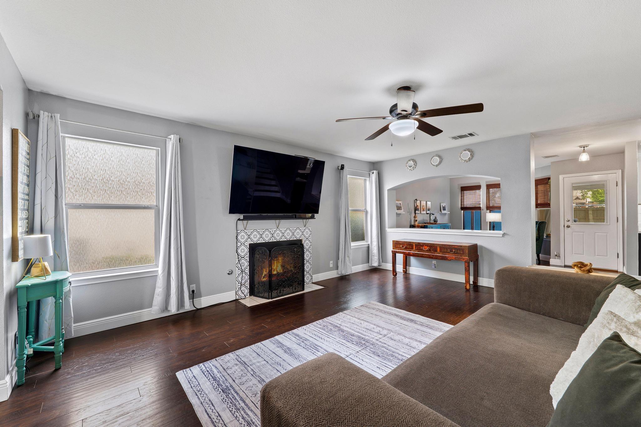 703  Sparkling Brook Ln, photo 9