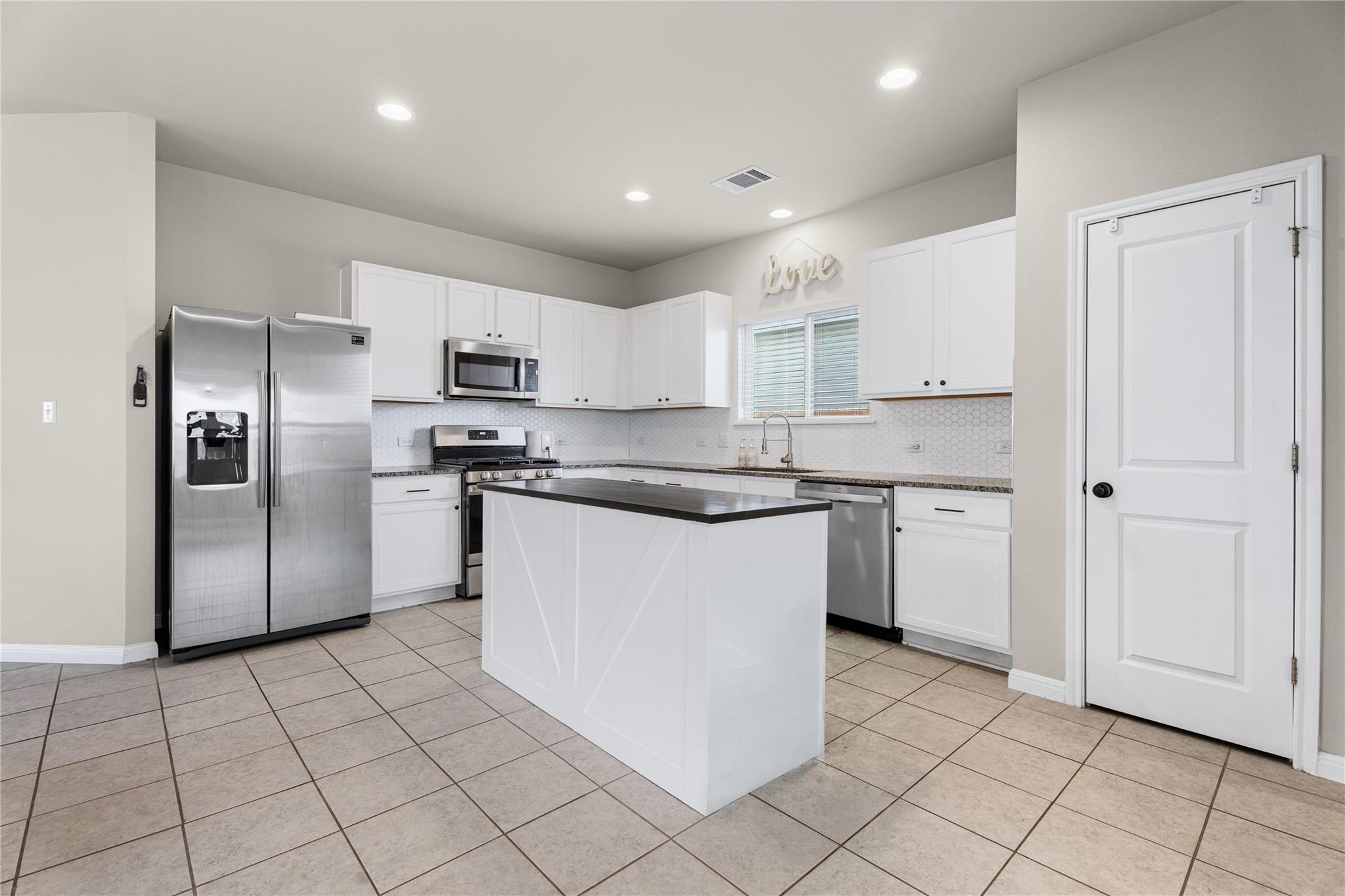 237  Driftwood Ln, photo 9