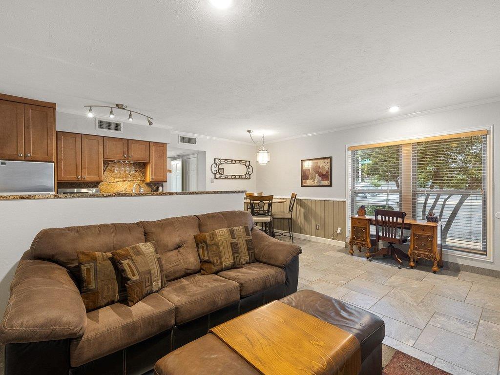 505 W 7th St  #115, photo 4