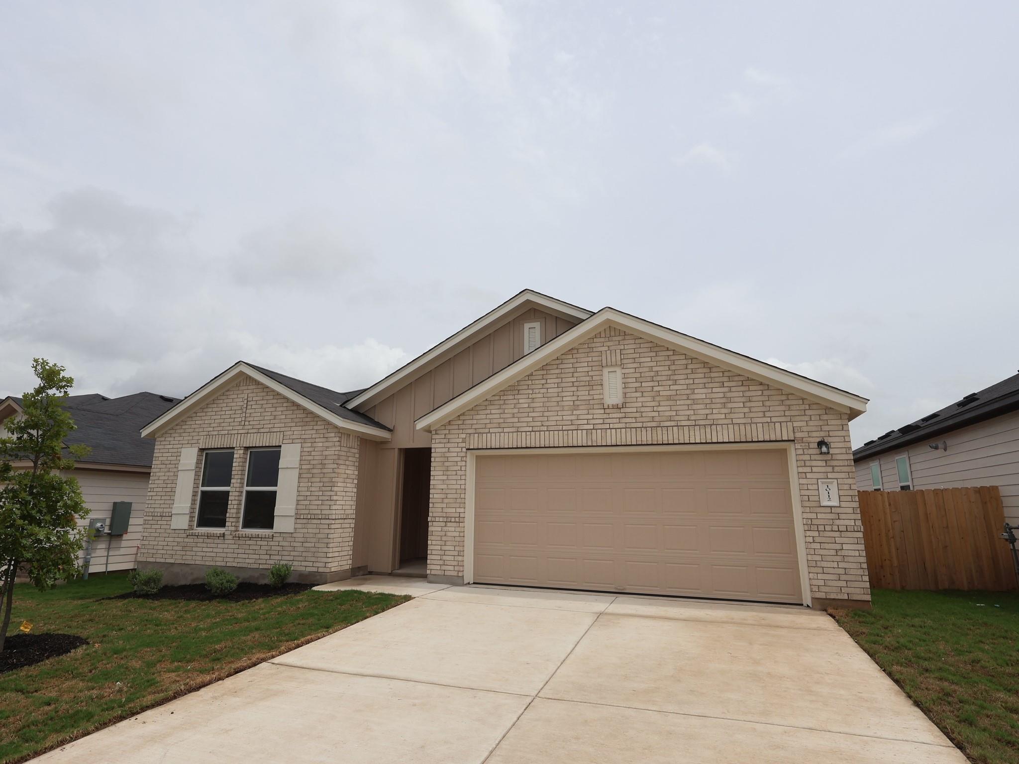 10112  Majestic Hawk Way, photo 2