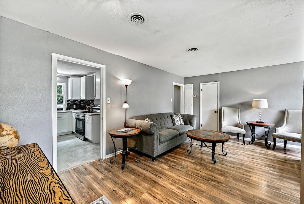 404  Goodnight Dr, photo 11