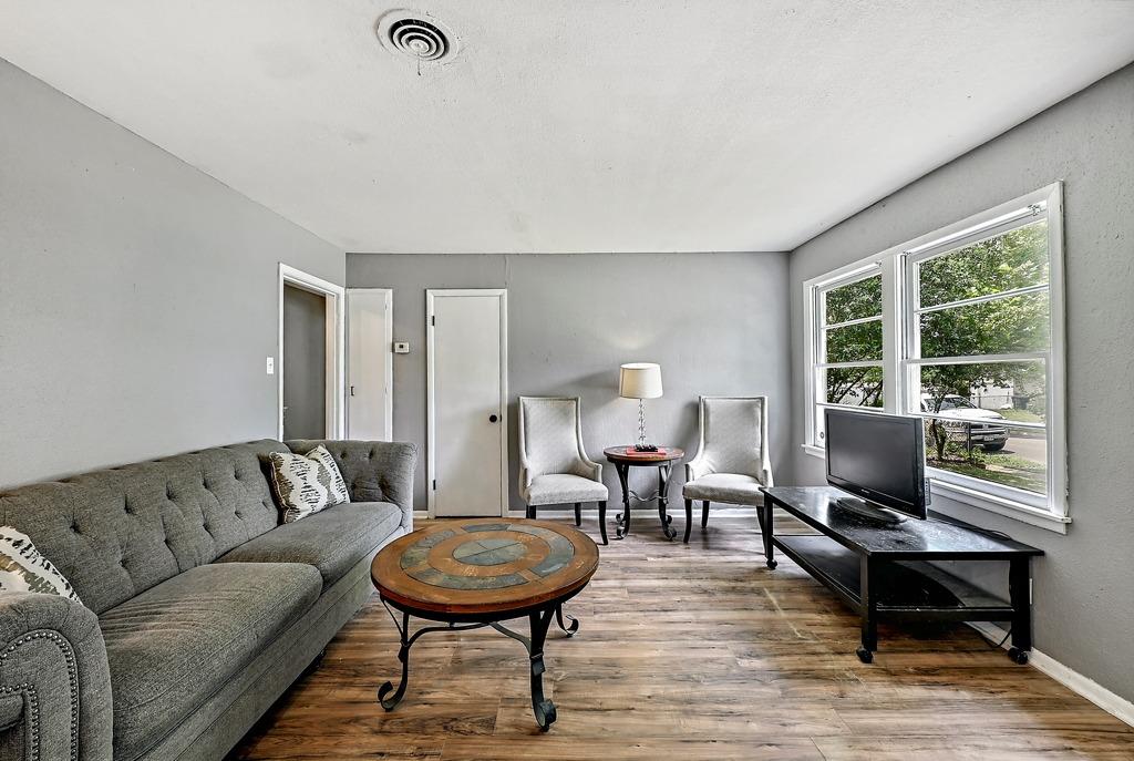 404  Goodnight Dr, photo 12