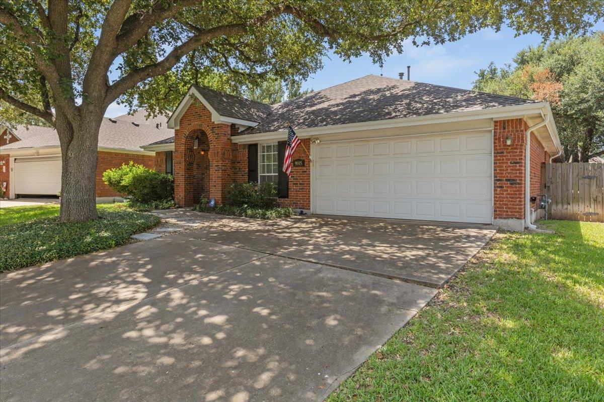 9005  Marthas Dr, photo 2