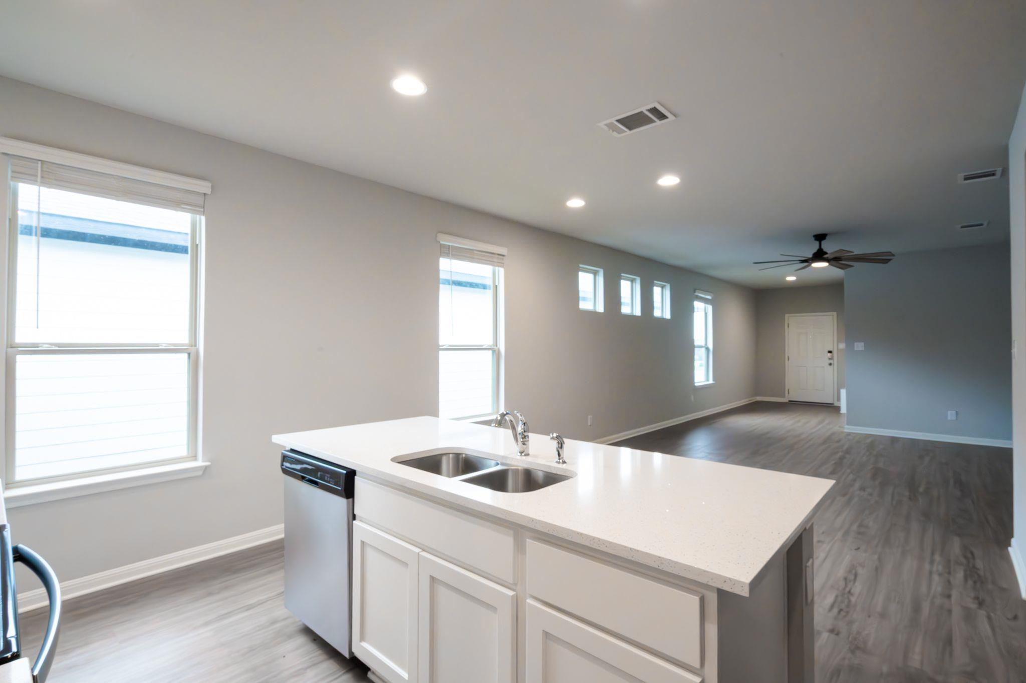208  Kellys Heroes Way, photo 5