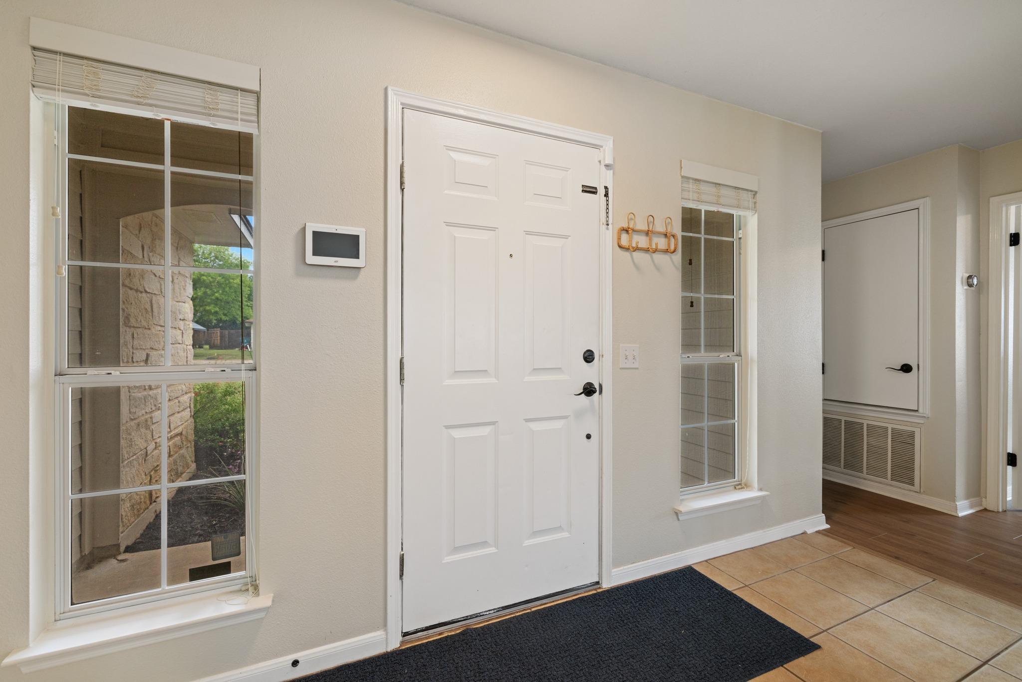 2010  Barnett Dr, photo 6