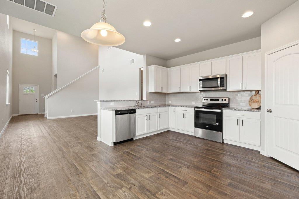 102  Ashford Way, photo 12