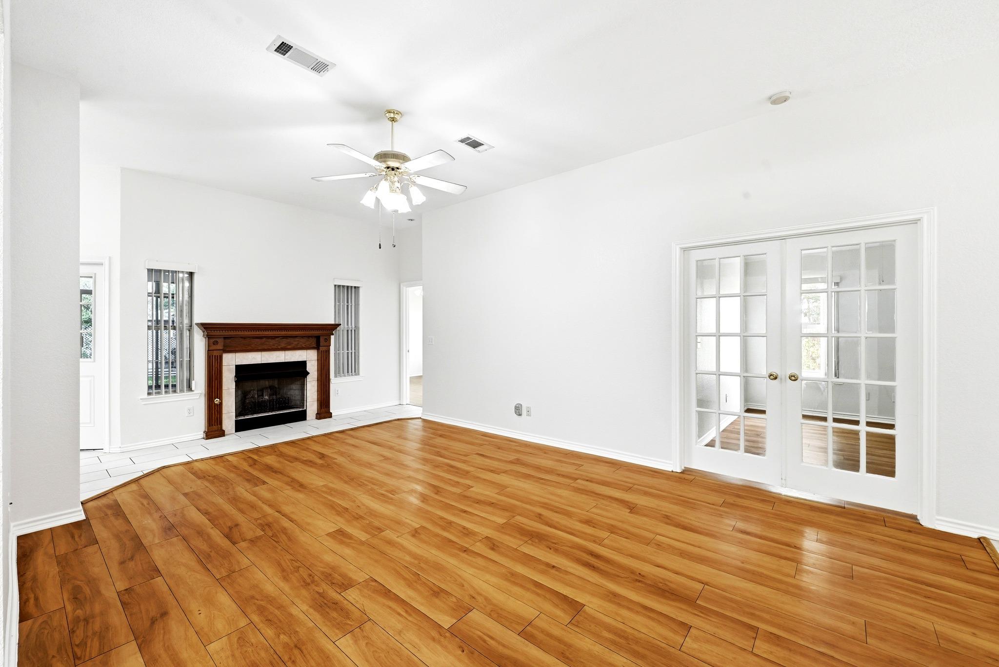 100  Village Dr, photo 4