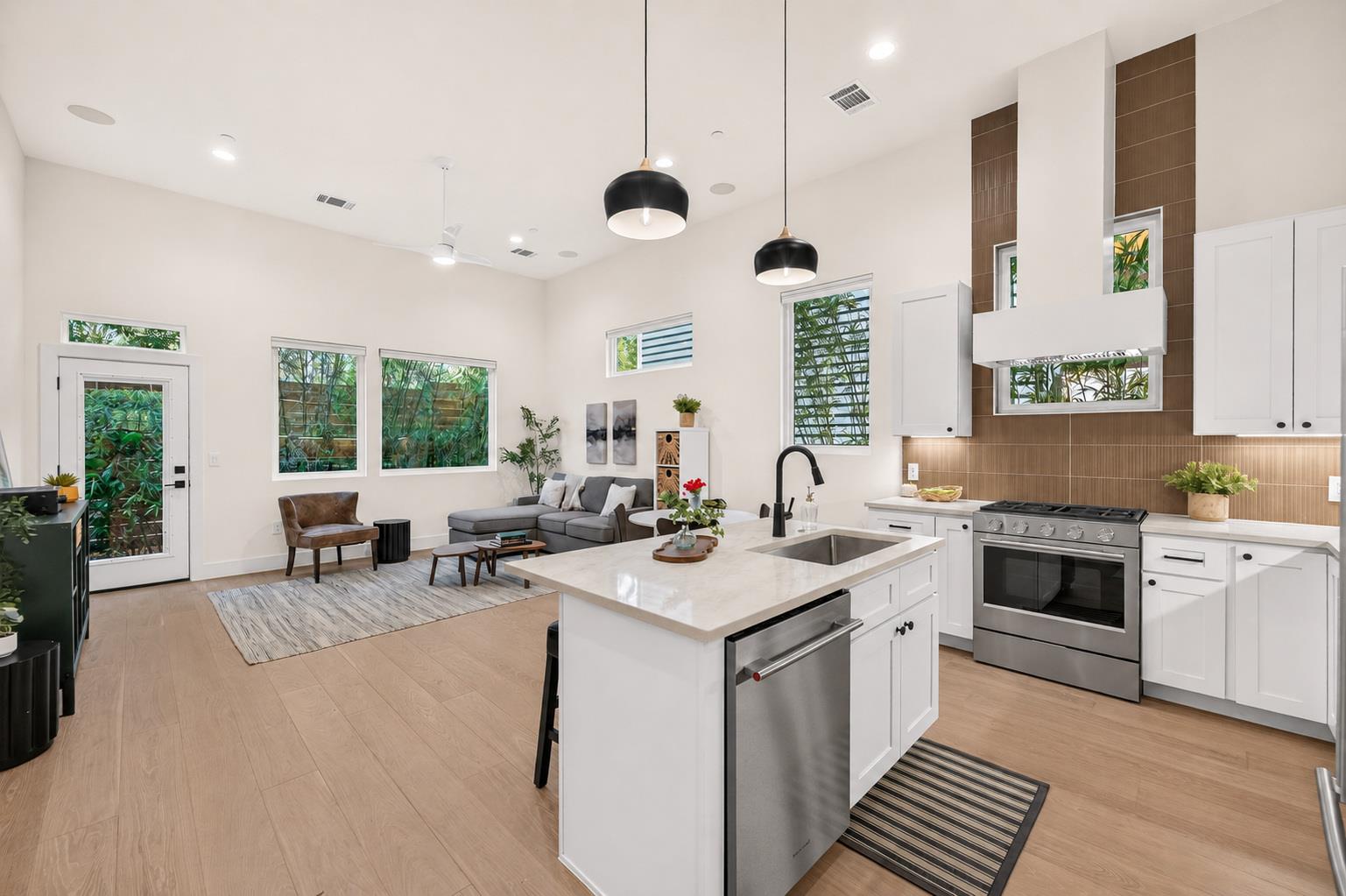 826  Morrow St  #3, photo 2