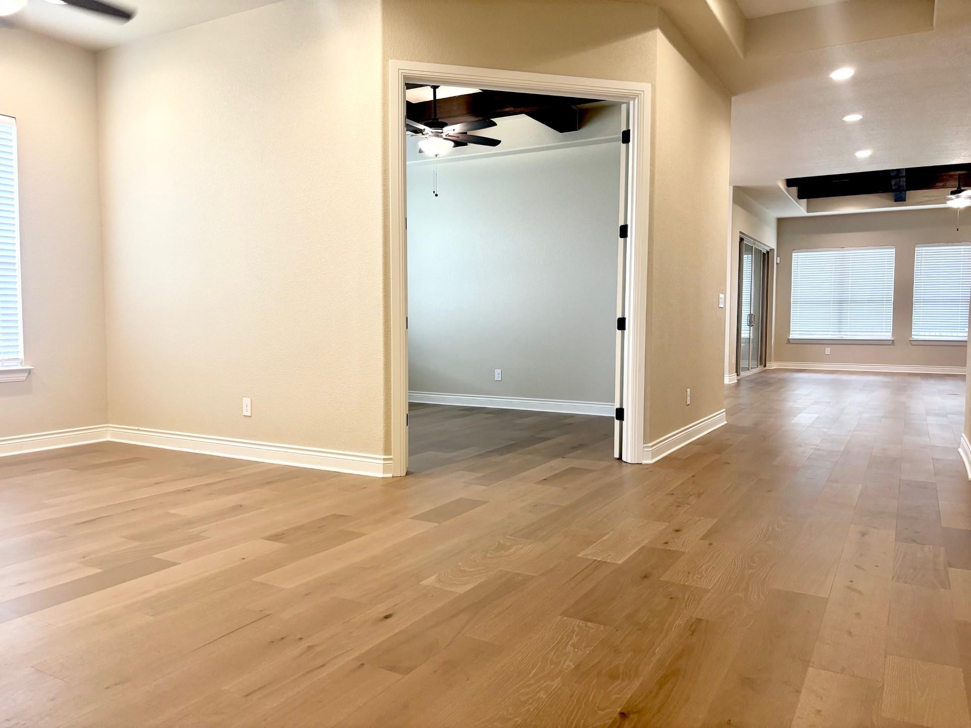 820  Desaix Dr, photo 4