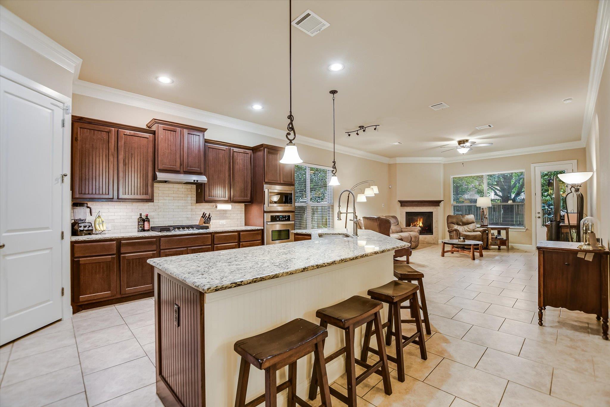 500  Victoria Dr, photo 5