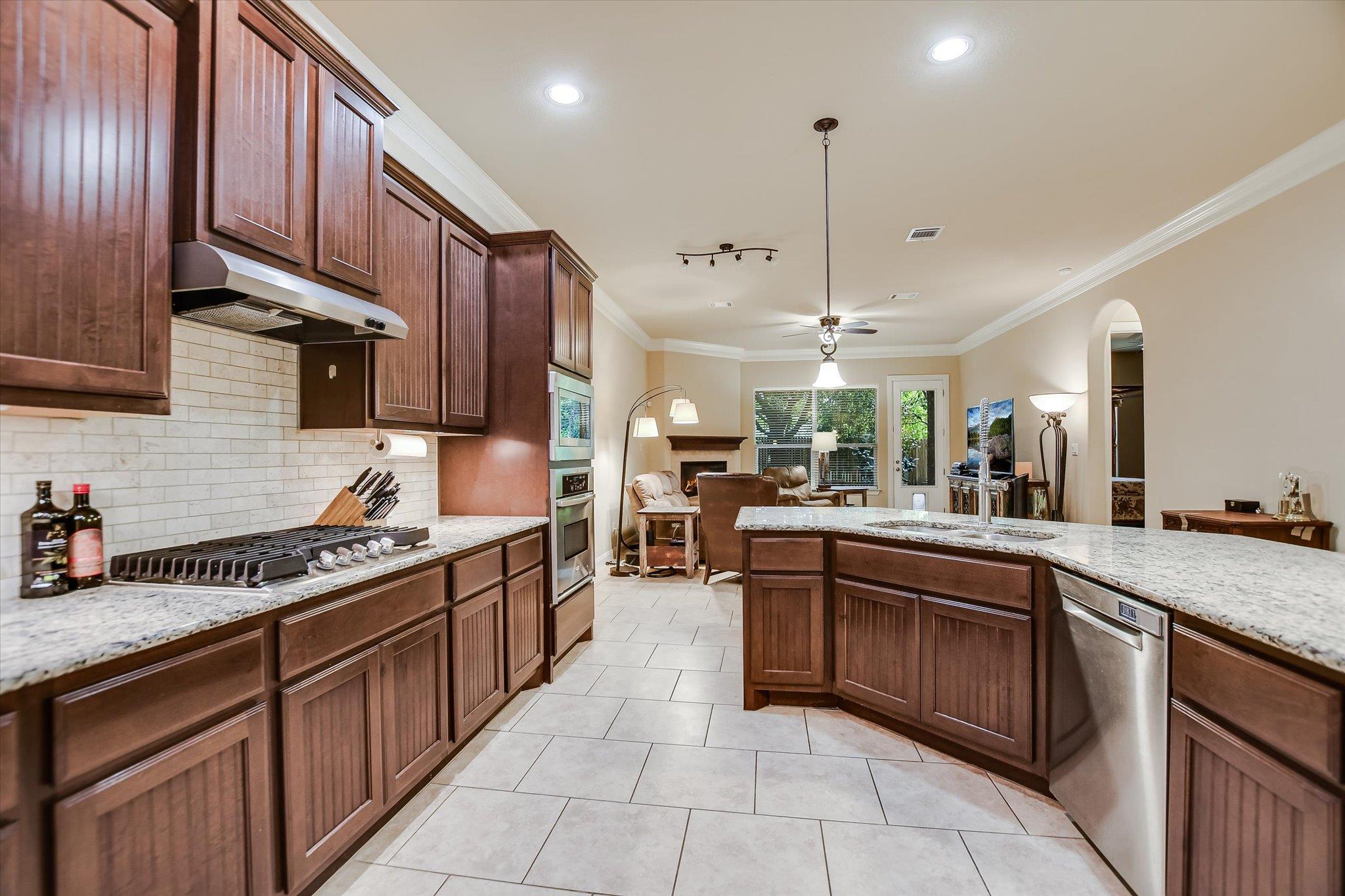 500  Victoria Dr, photo 6
