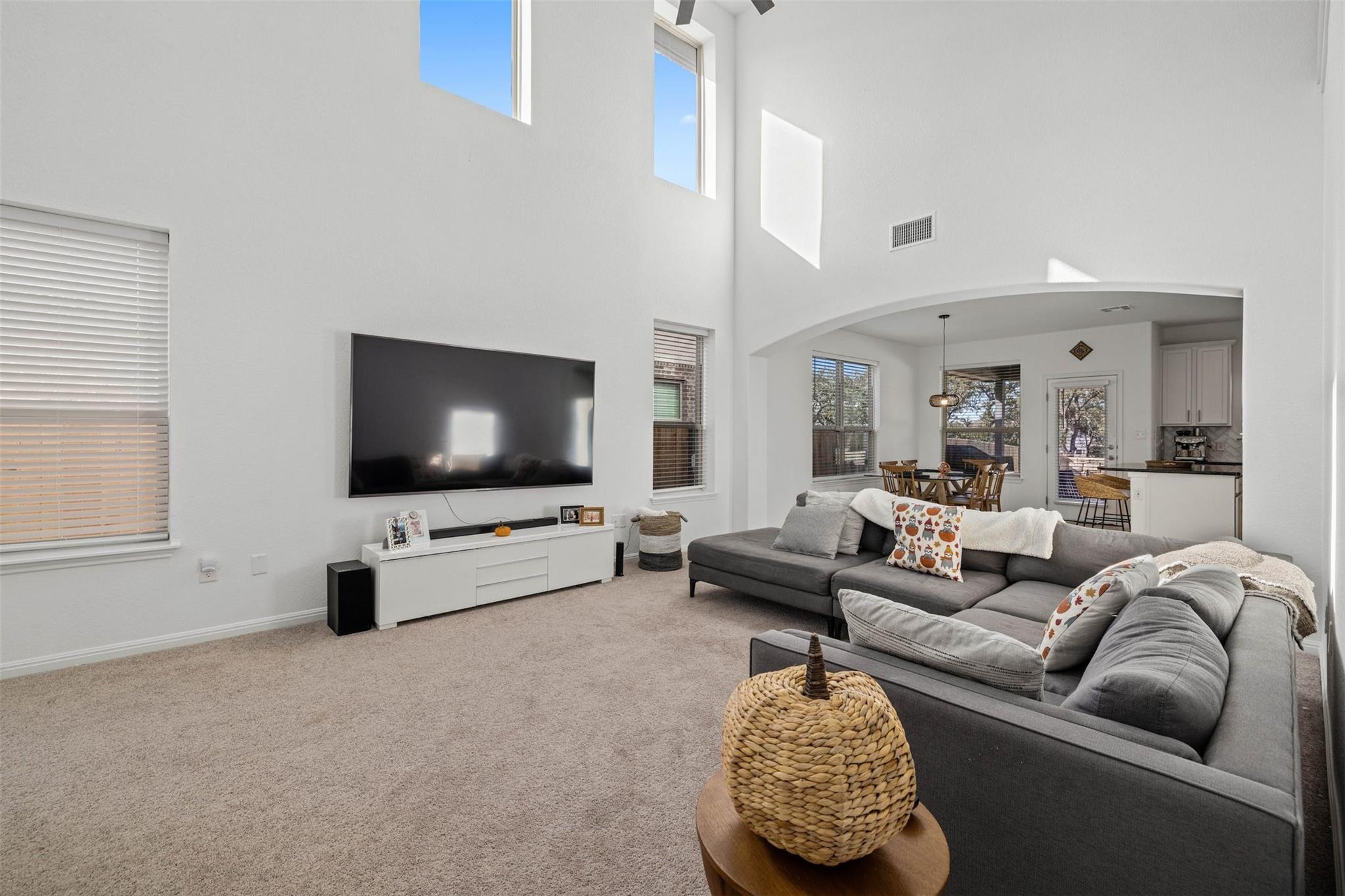 424  Arrowhead Vine St, photo 6