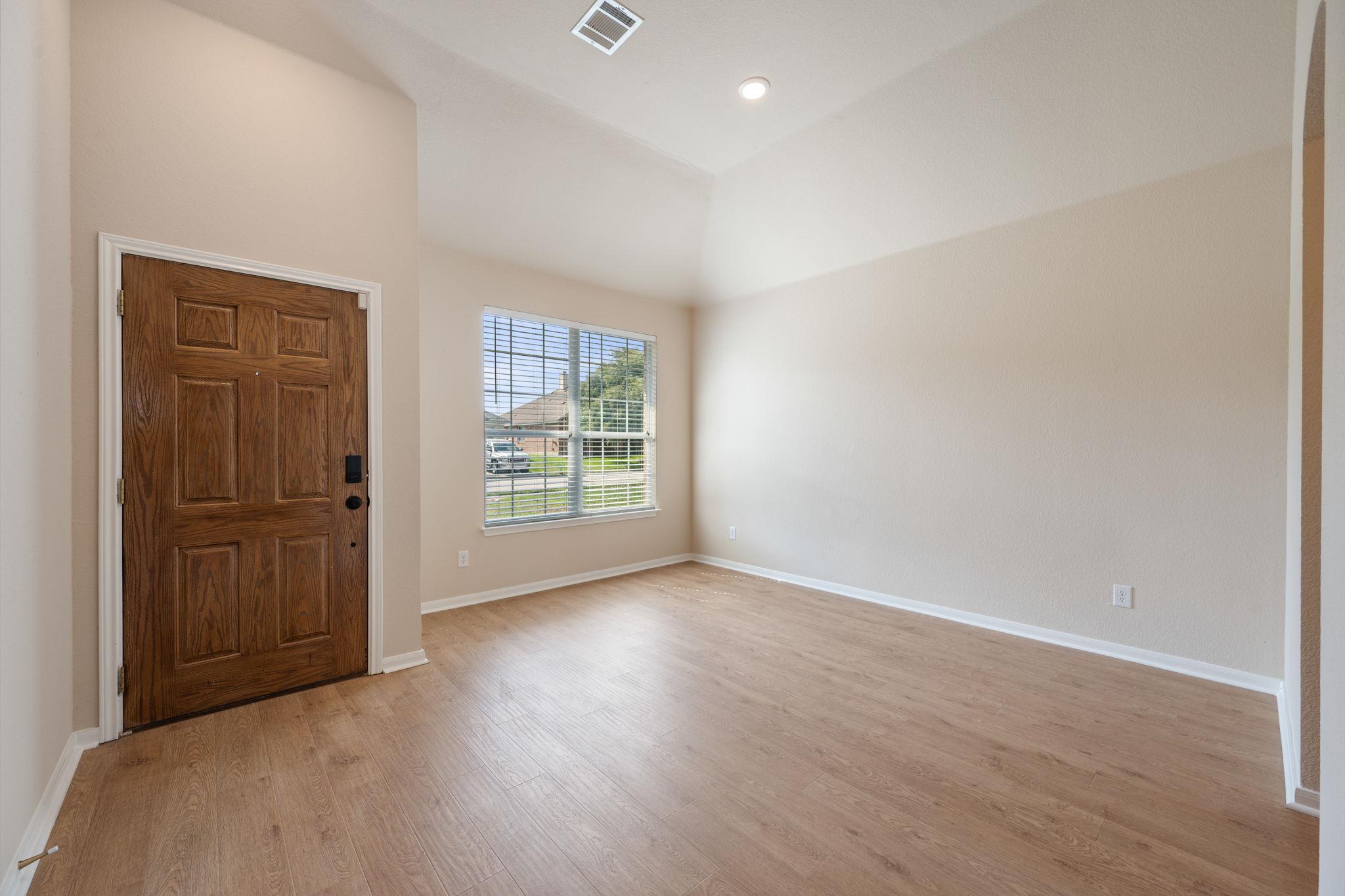 19609  Vilamoura St, photo 2