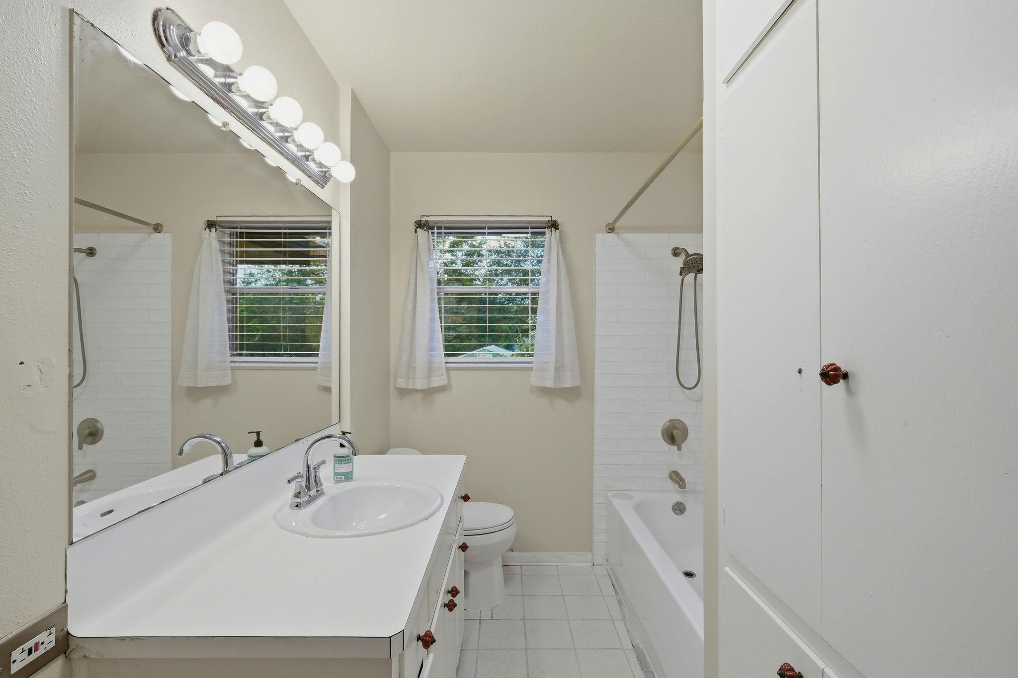 208 N  Cedar St, photo 8