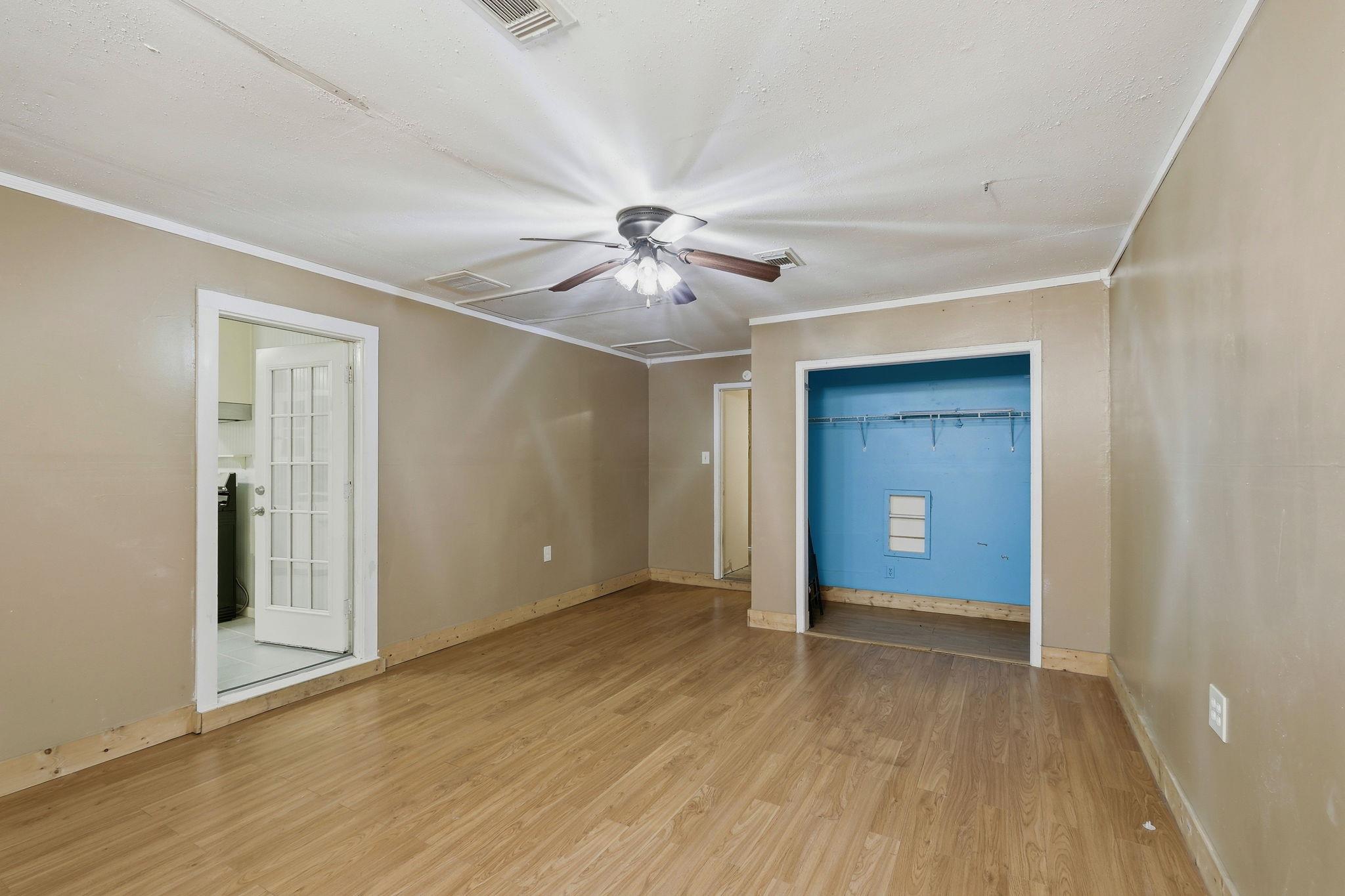 208 N  Cedar St, photo 10