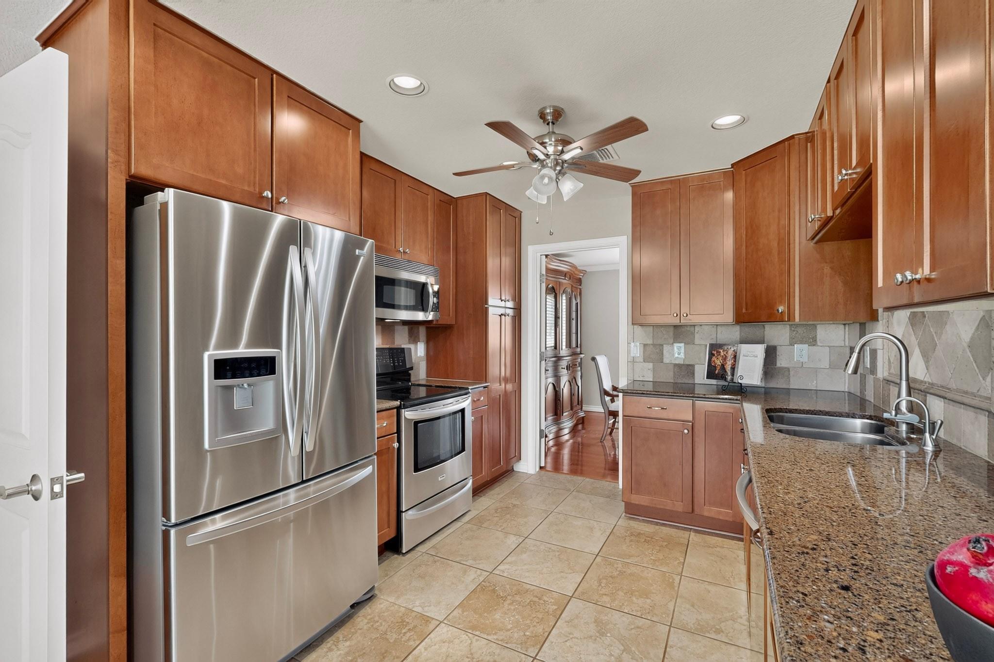 350  Richard Rd, photo 11