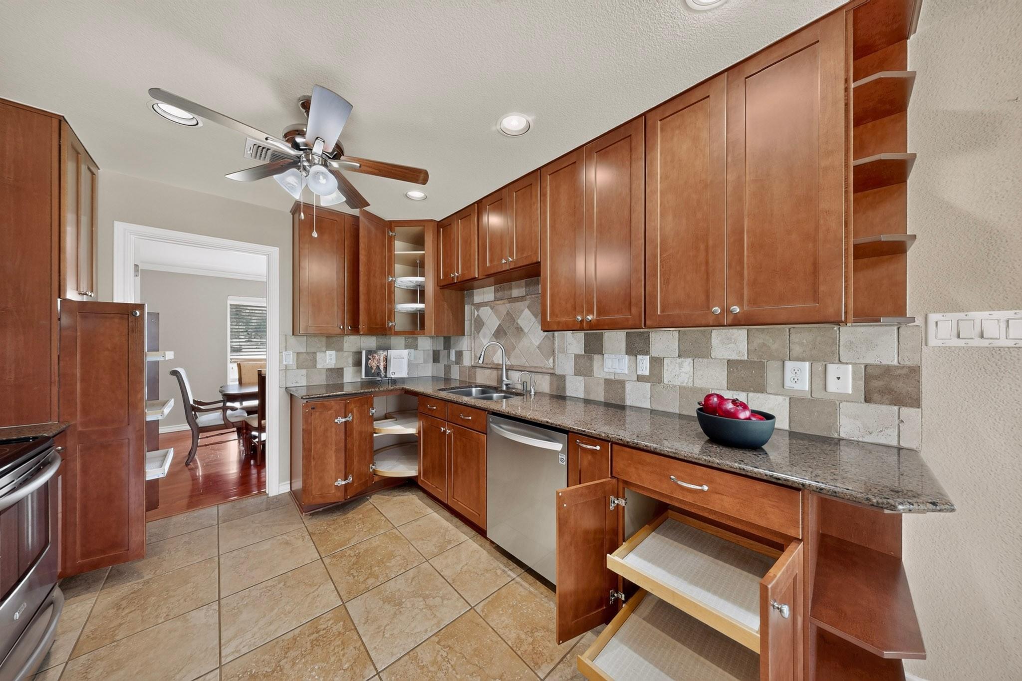 350  Richard Rd, photo 12
