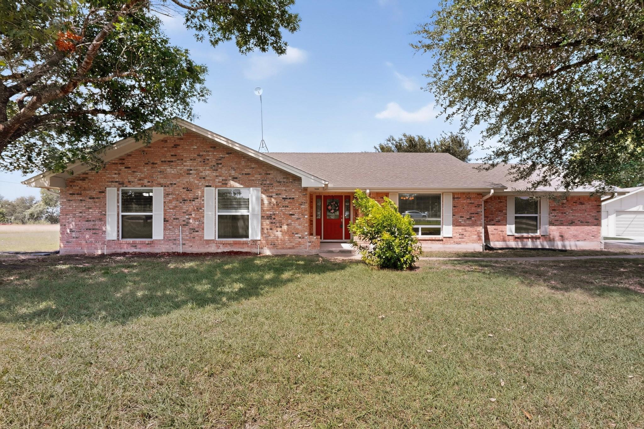 350  Richard Rd, photo 3