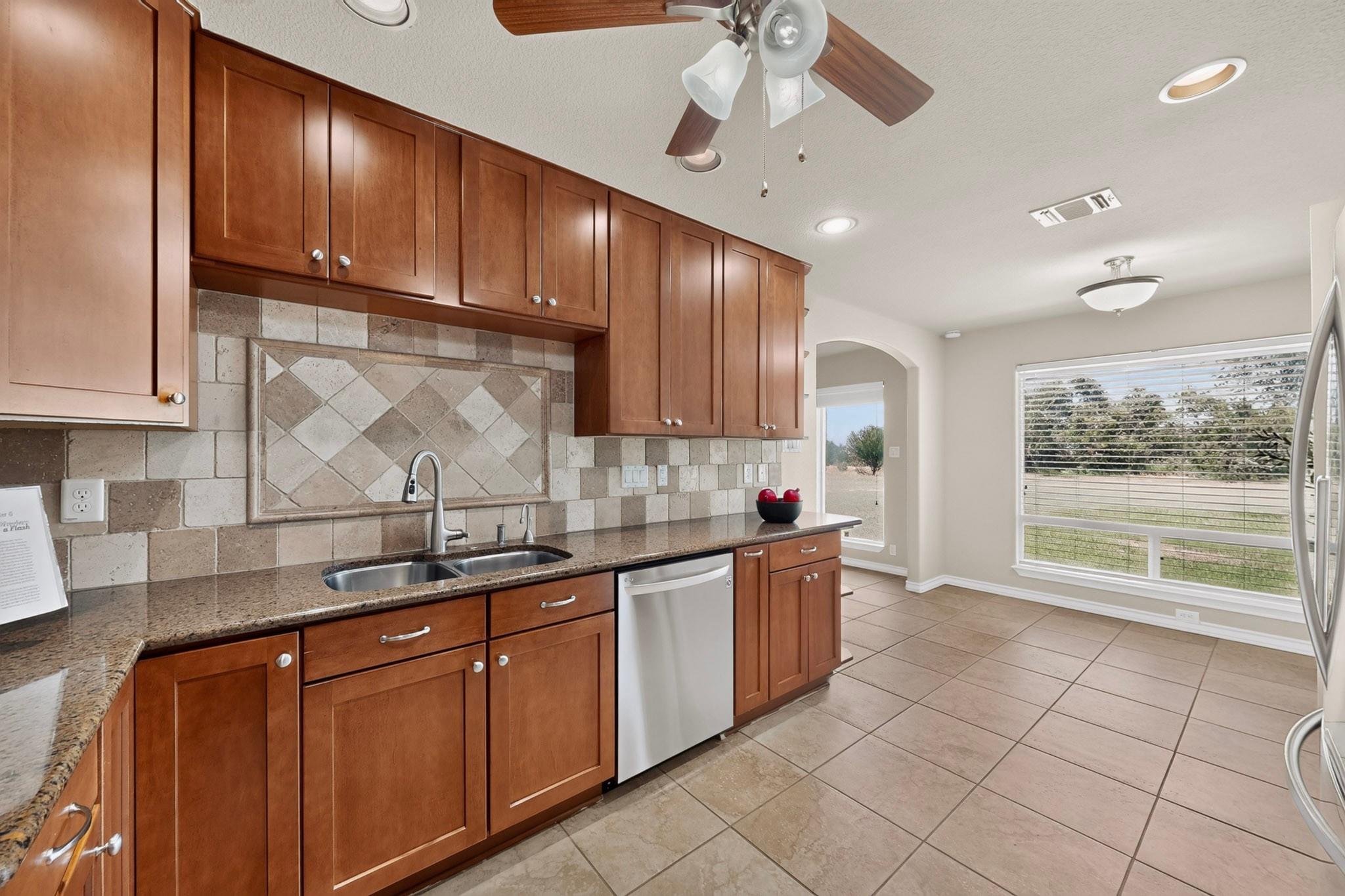 350  Richard Rd, photo 10