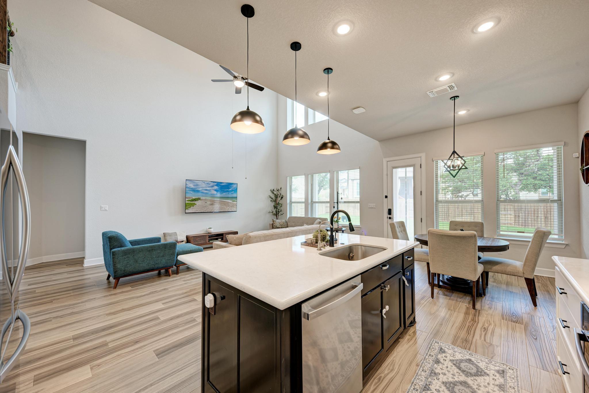 1105  White Daisy Ln, photo 12