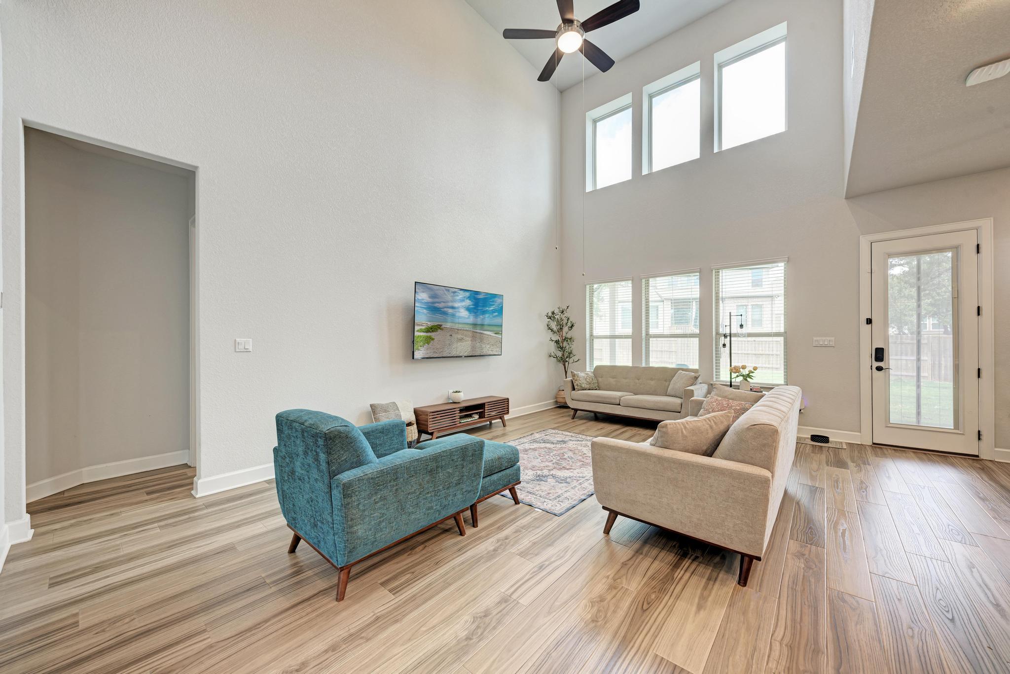 1105  White Daisy Ln, photo 6