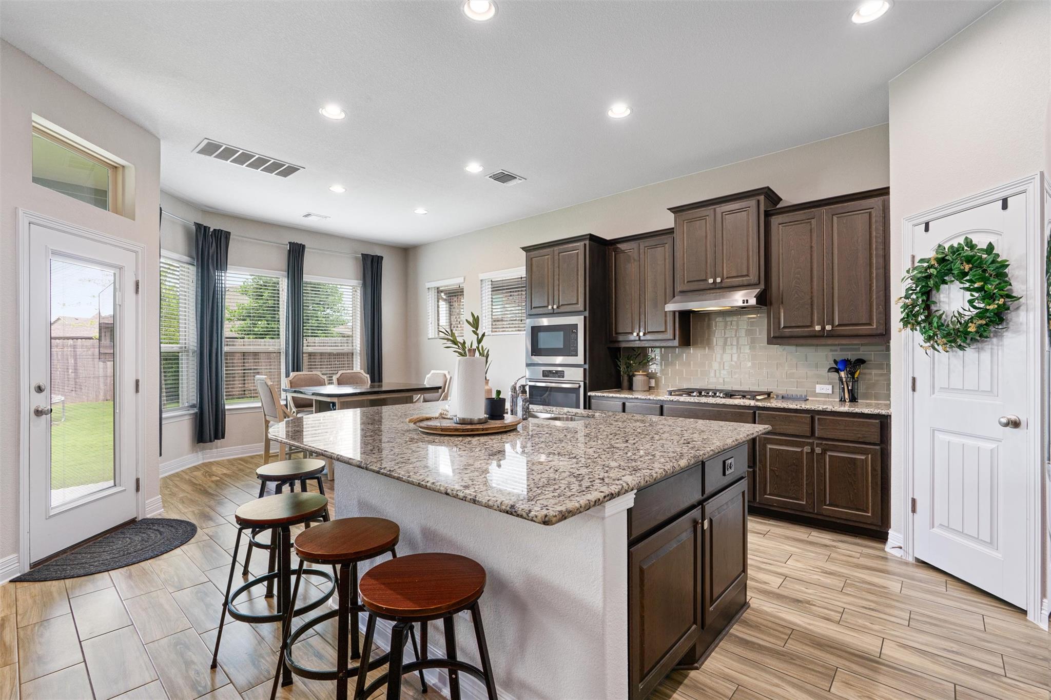 20016  Abigail Way, photo 2