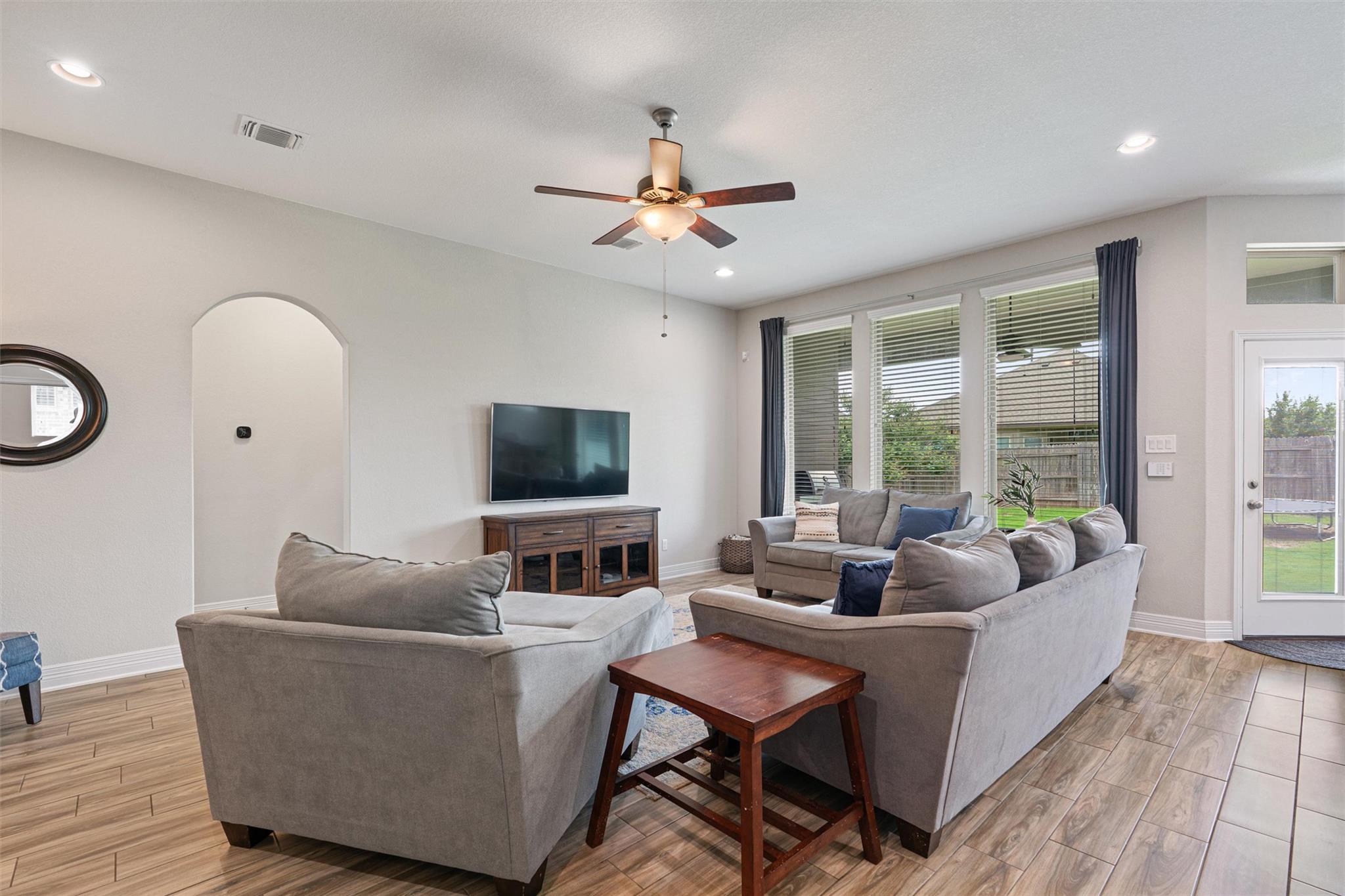 20016  Abigail Way, photo 5