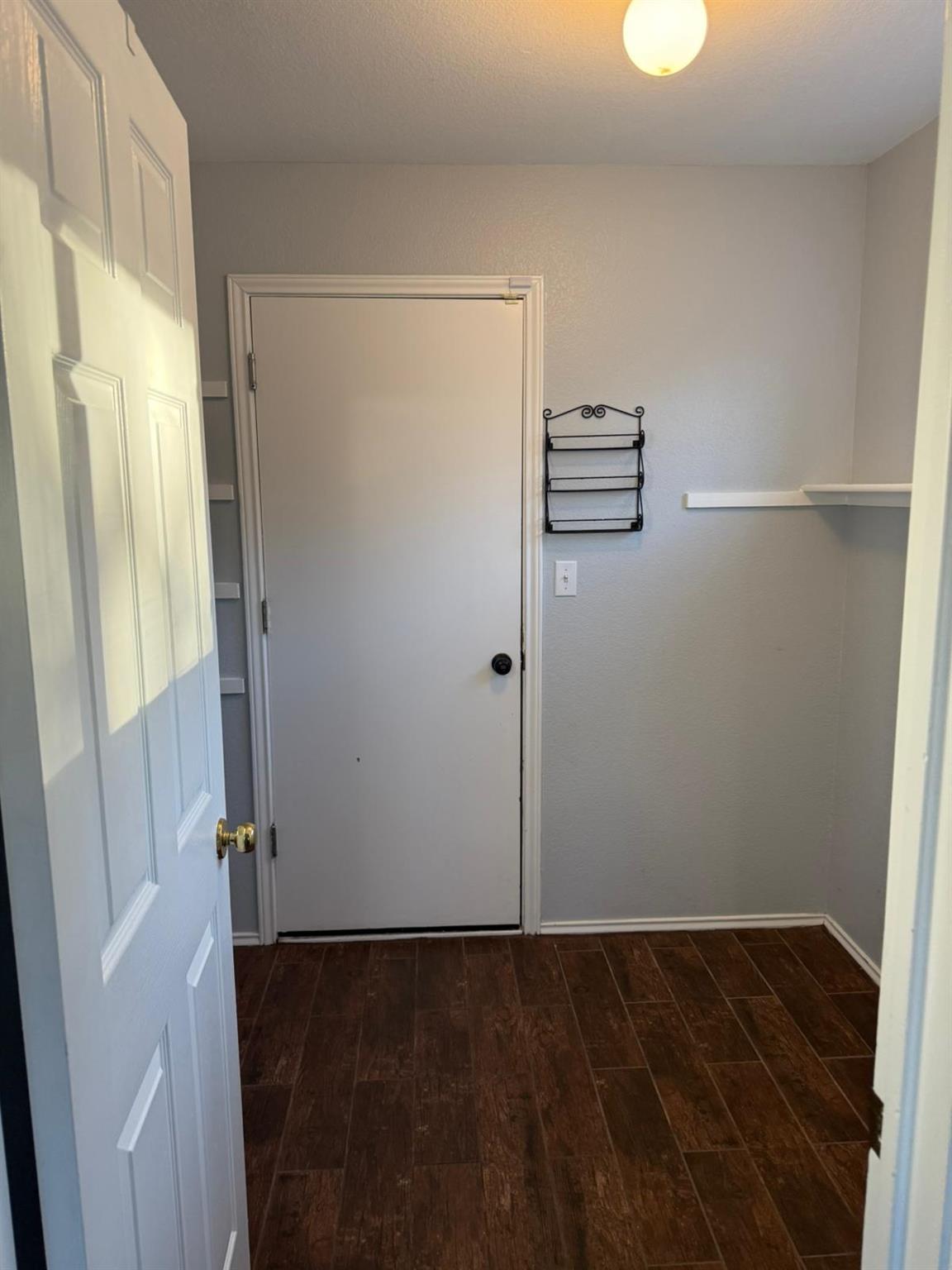 612  Blair Ave, photo 4