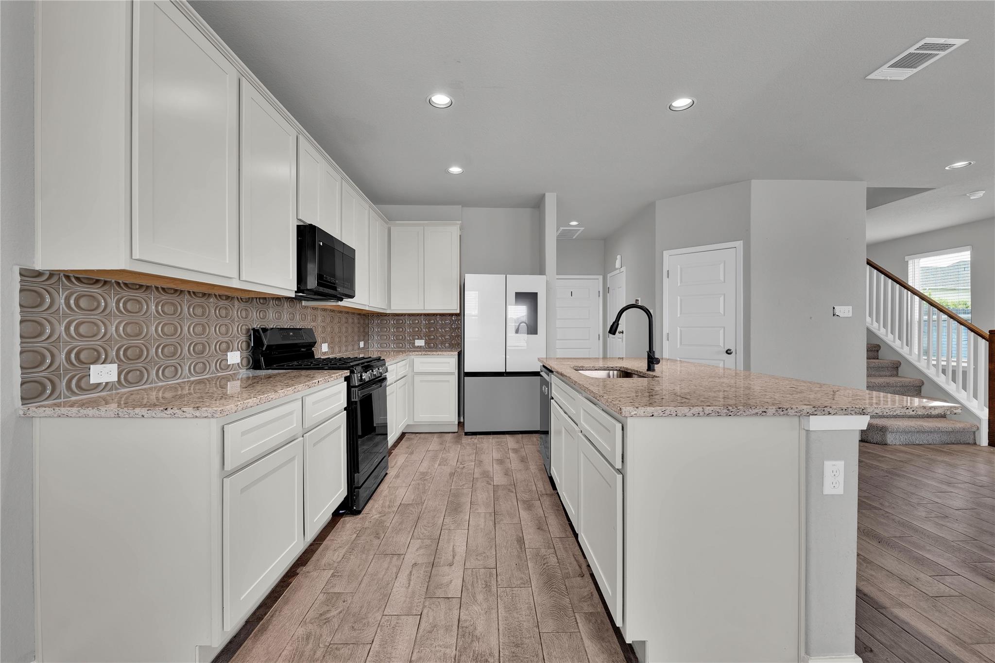 101  Crescent St, photo 11
