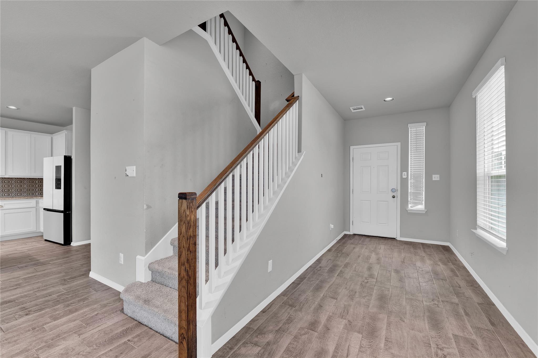 101  Crescent St, photo 3