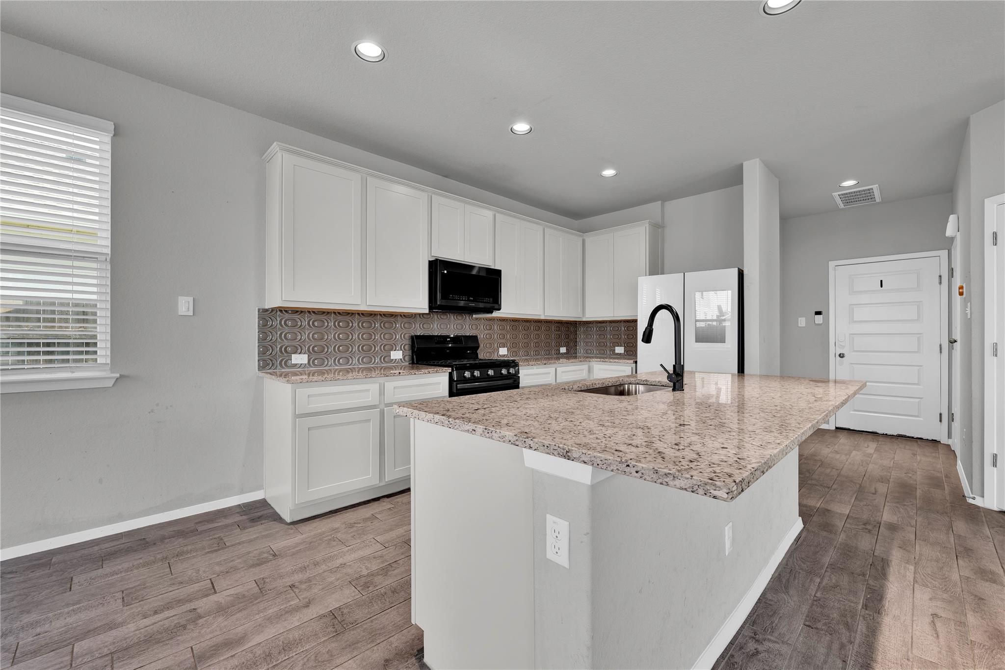 101  Crescent St, photo 9