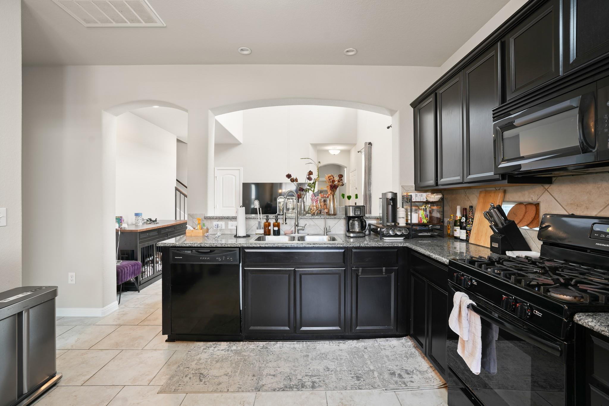 400  Epiphany Ln, photo 4