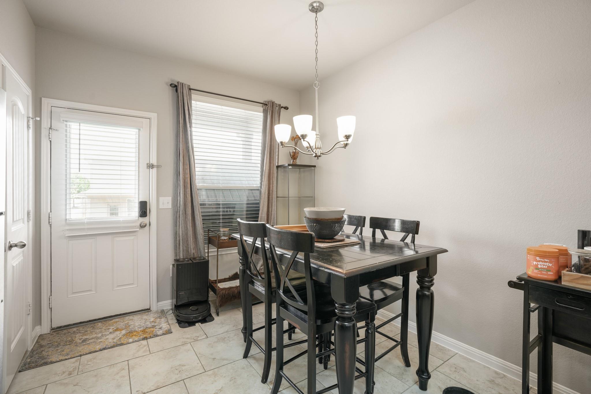 400  Epiphany Ln, photo 6