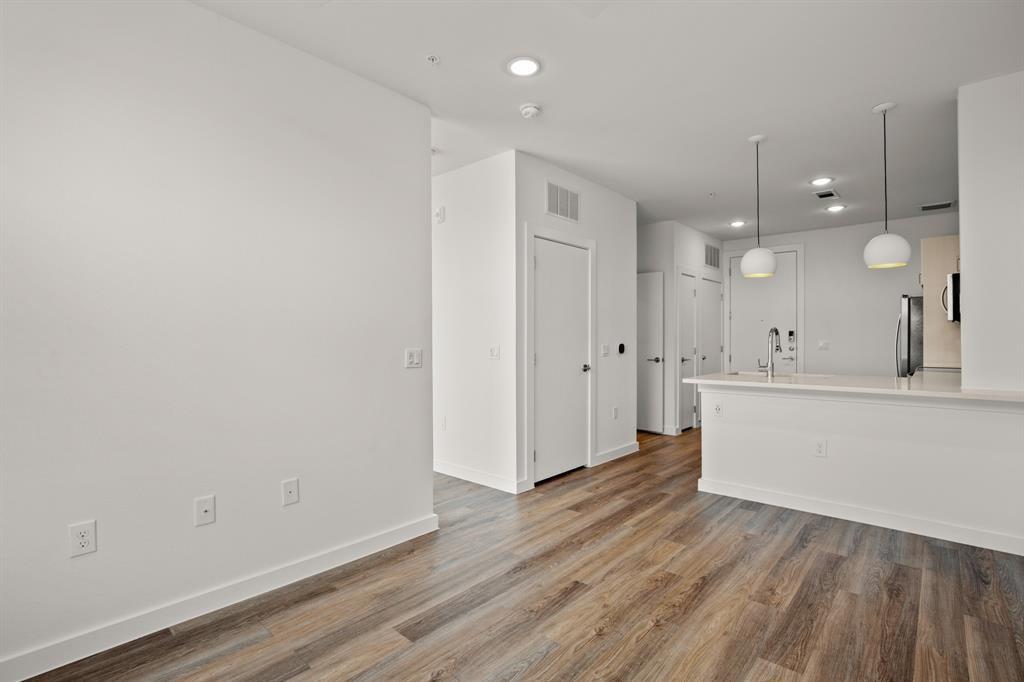 6324 N Lamar Blvd  #404, photo 4